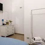 Madre Terra Airport & 3*